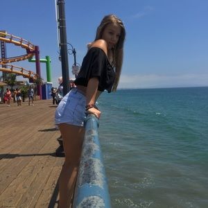 Meet your Posher, Iara